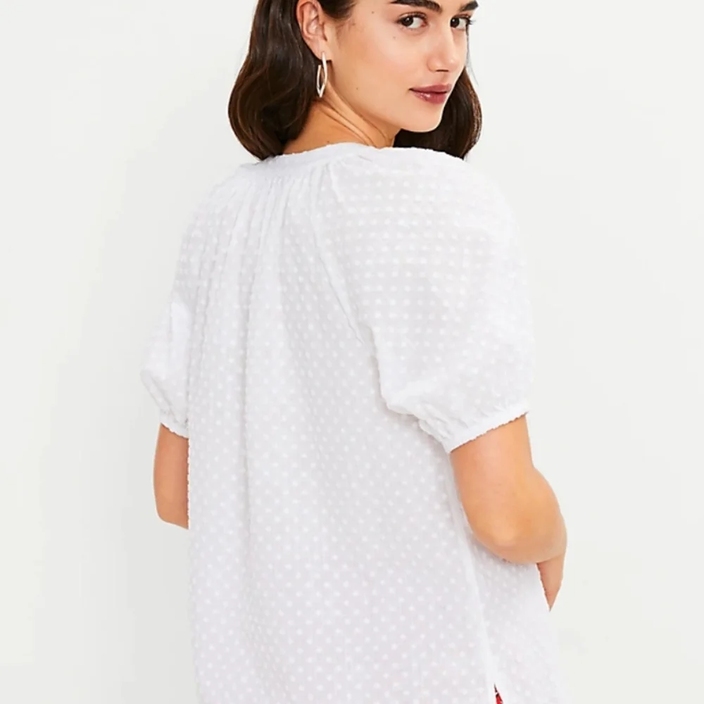 Loft Clip Tie Neck Puff Sleeve Top
